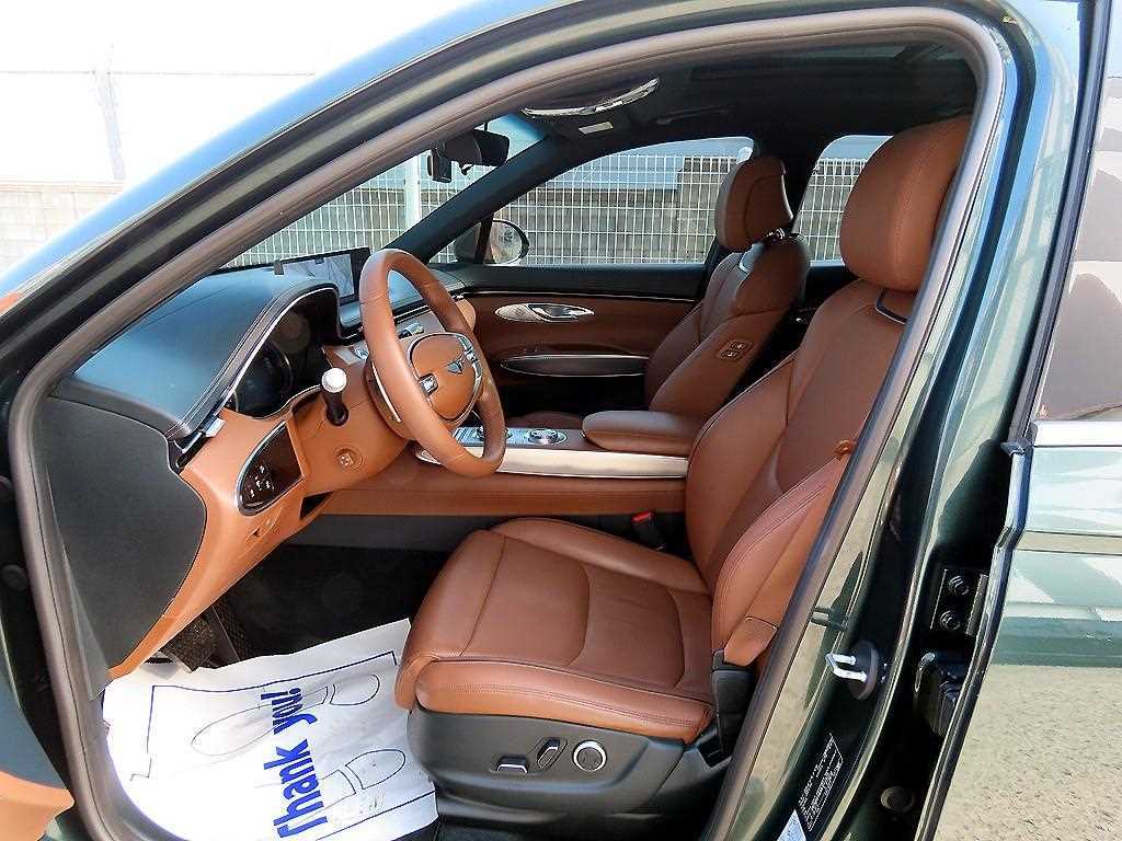 Genesis GV70 — photo 05
