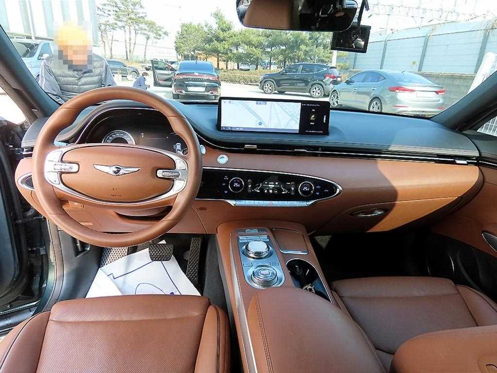 Genesis GV70 — photo 07