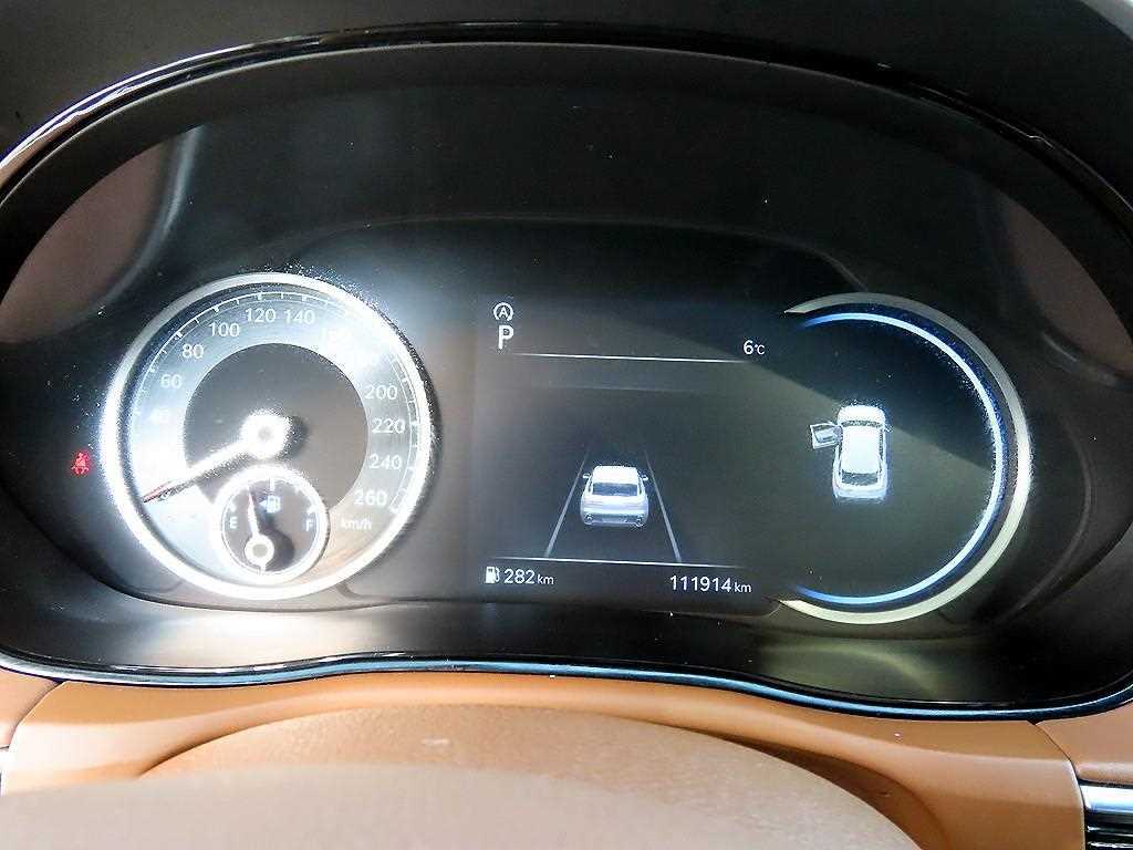 Genesis GV70 — photo 09