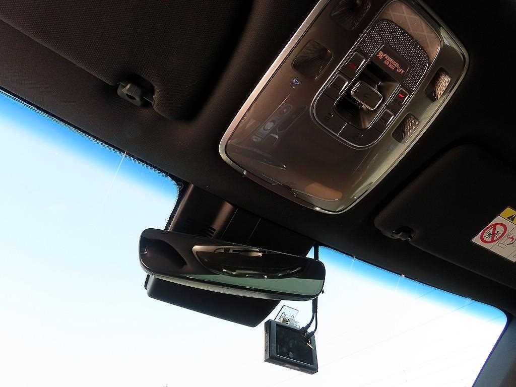 Genesis GV70 — photo 13