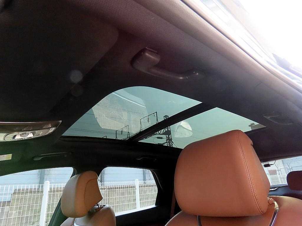 Genesis GV70 — photo 16