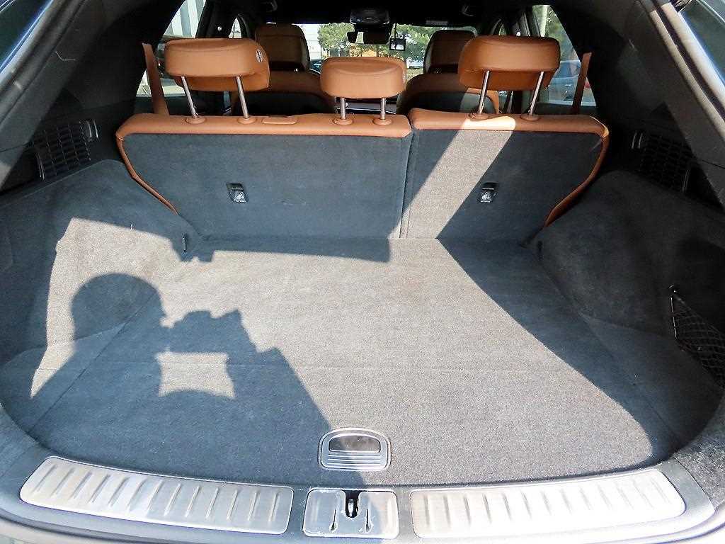 Genesis GV70 — photo 17