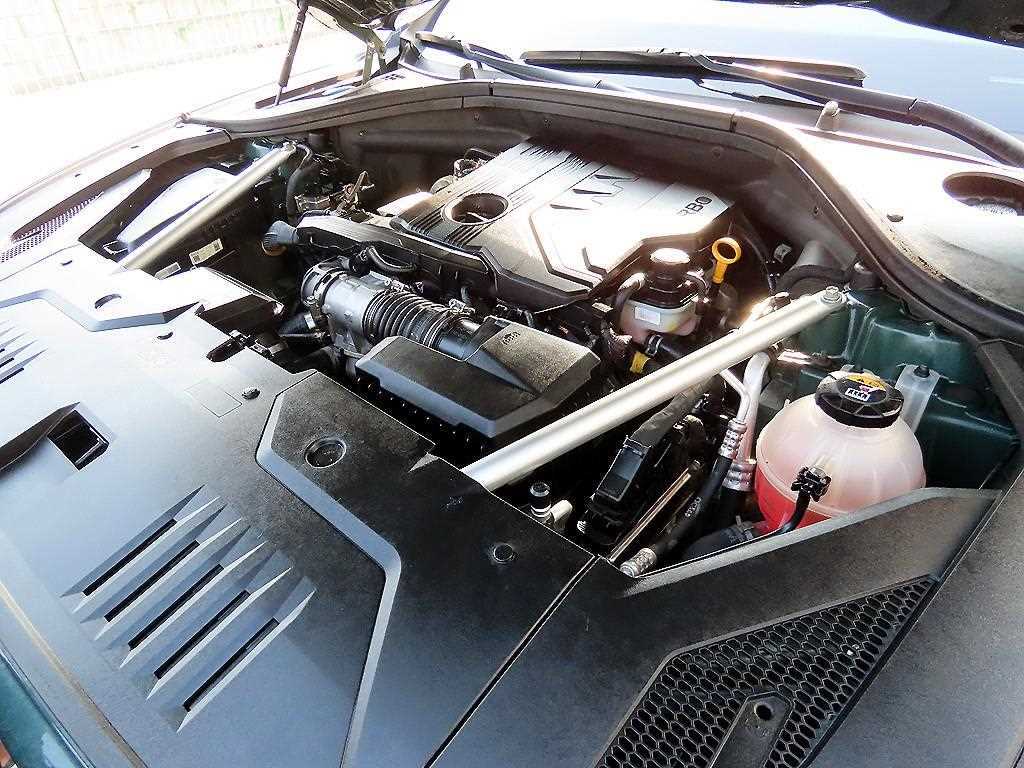 Genesis GV70 — photo 19