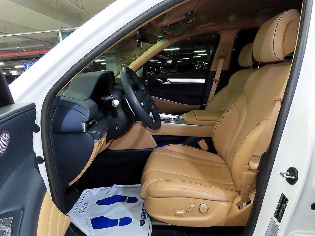 Genesis GV80 — photo 06