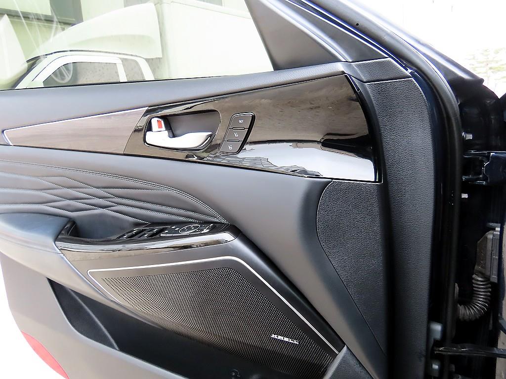 Kia K7 — photo 12