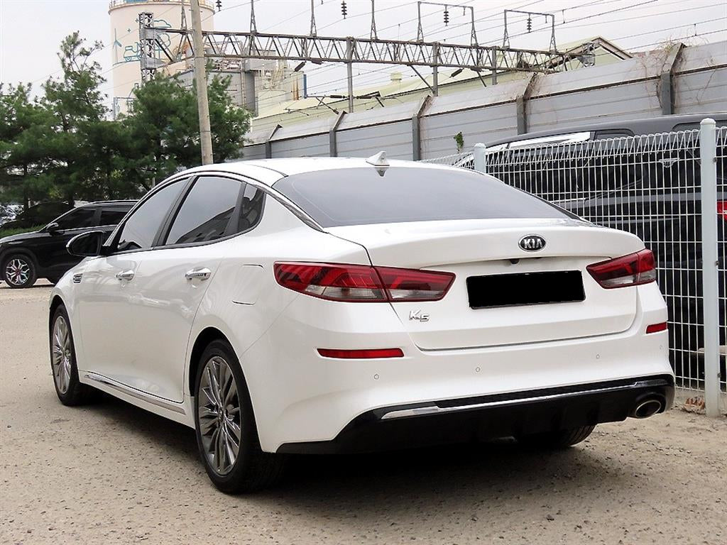 Kia K5 — photo 03