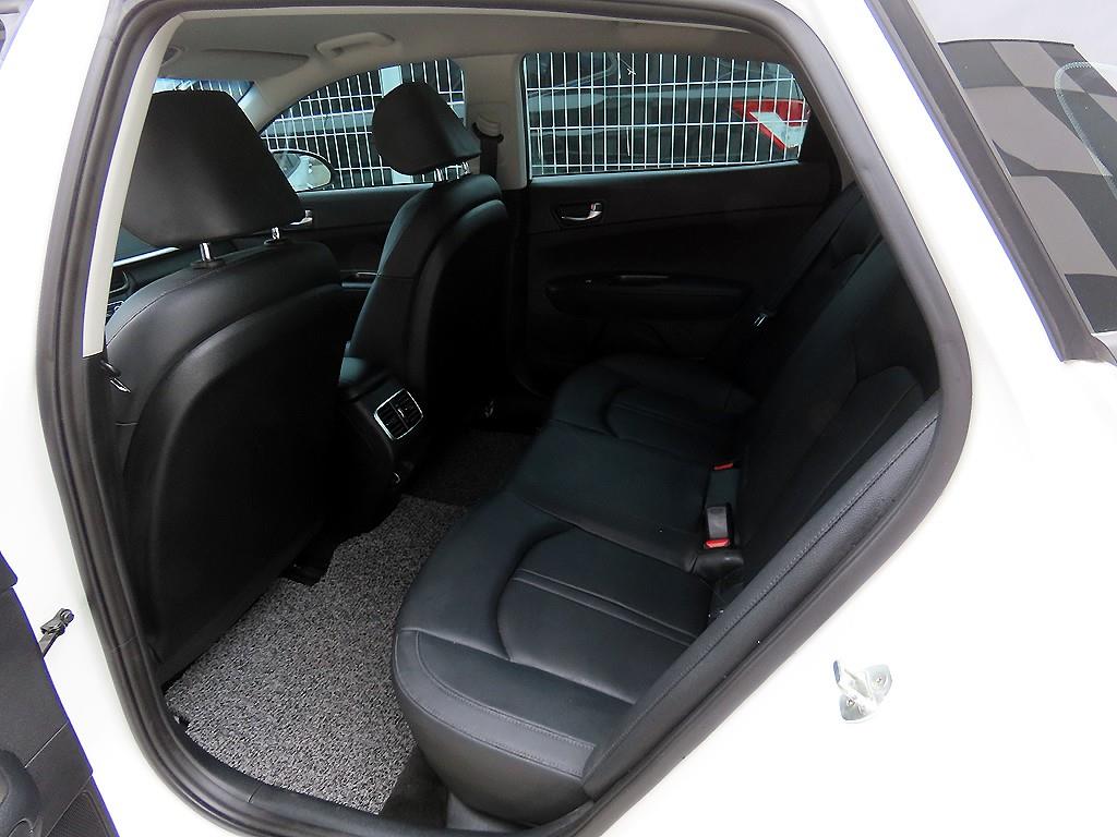 Kia K5 — photo 06