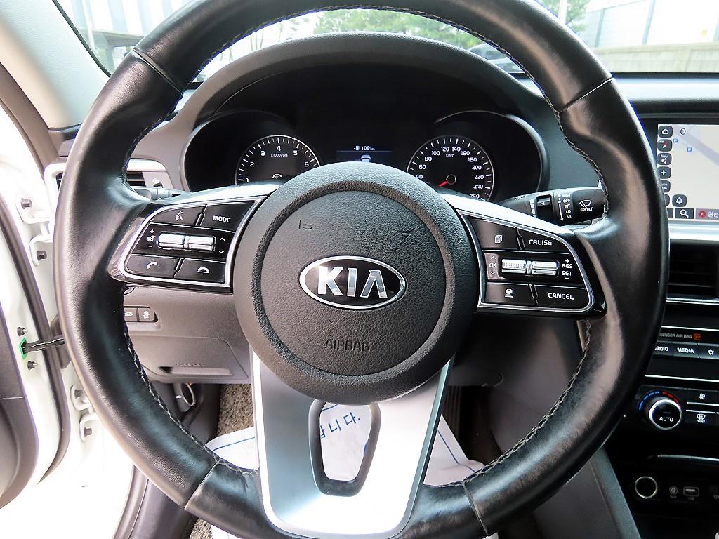 Kia K5 — photo 08