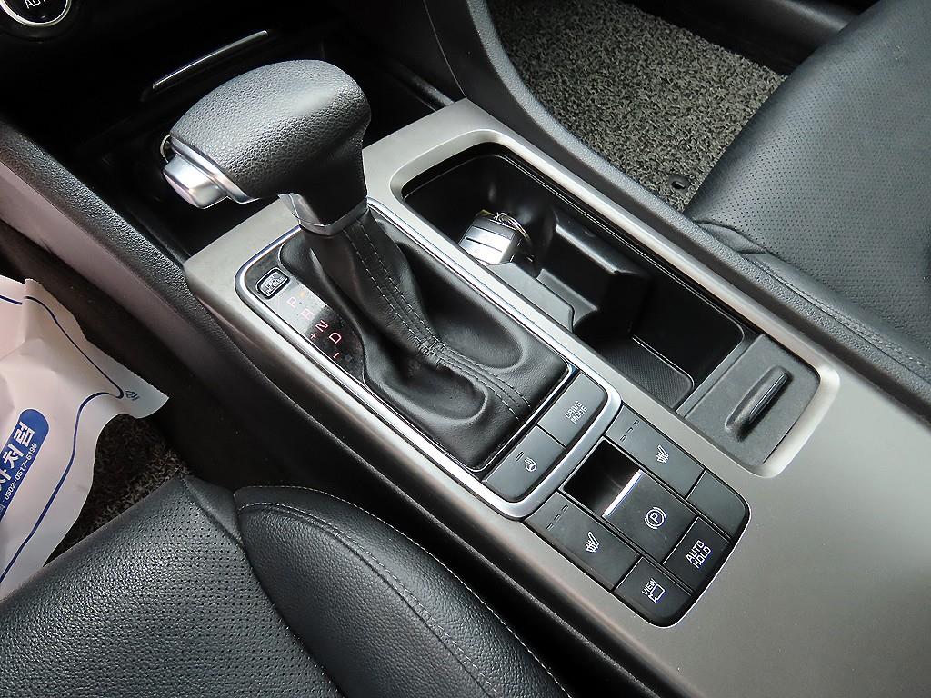 Kia K5 — photo 10