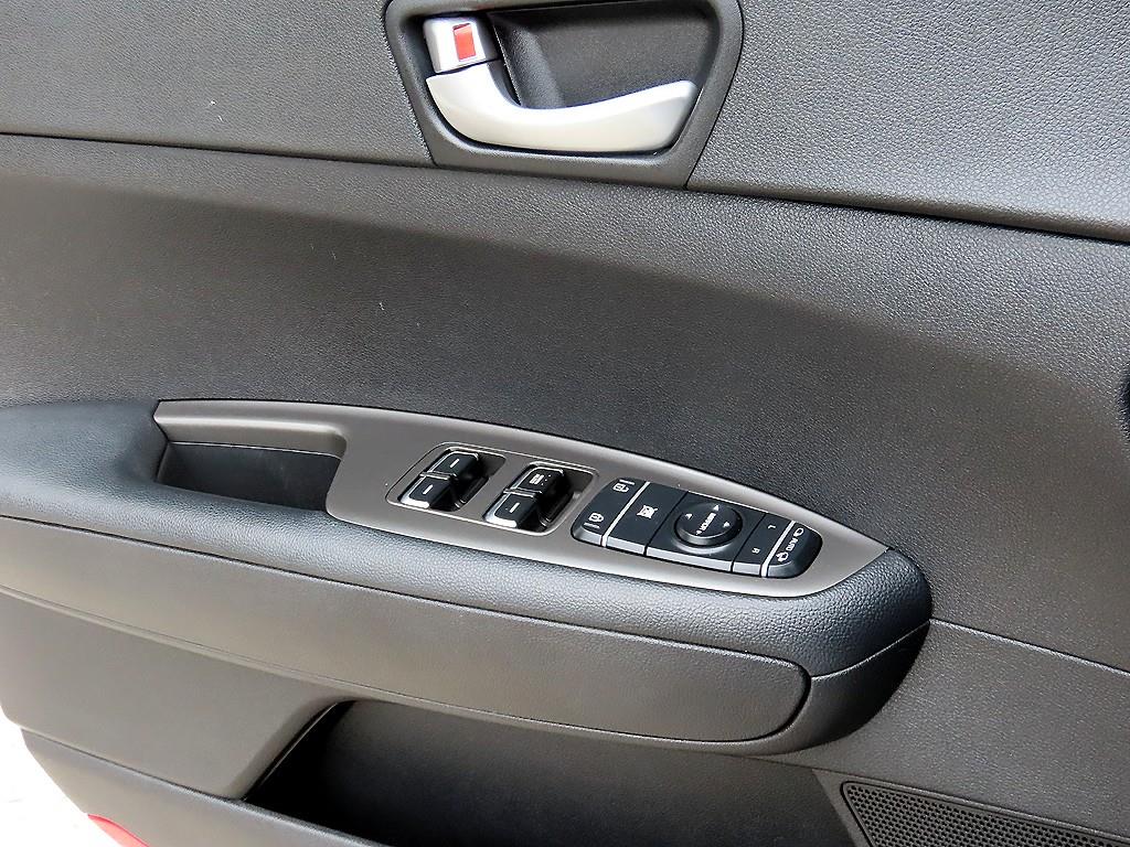 Kia K5 — photo 11