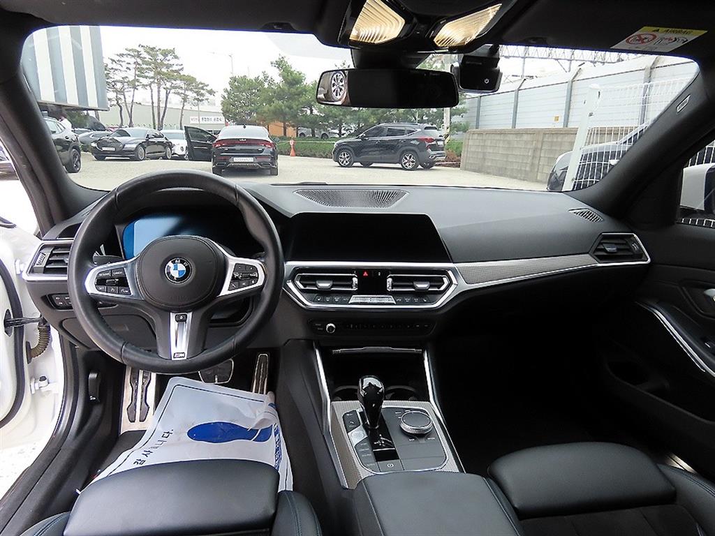 BMW 3-Series — photo 07