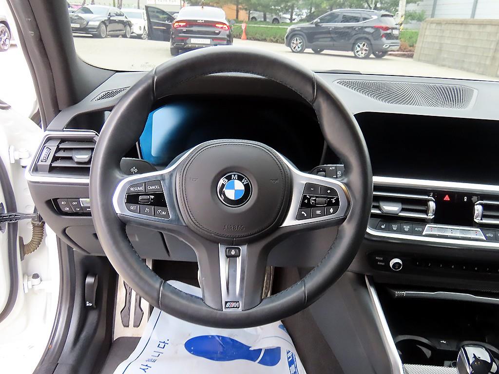 BMW 3-Series — photo 08