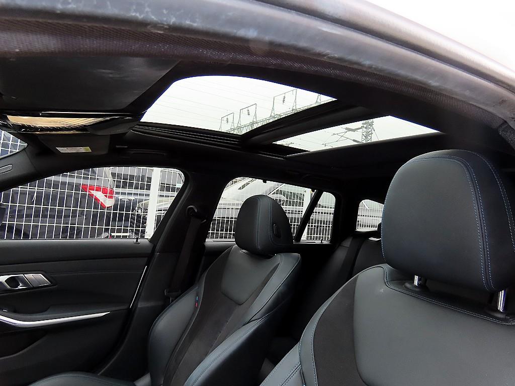 BMW 3-Series — photo 16