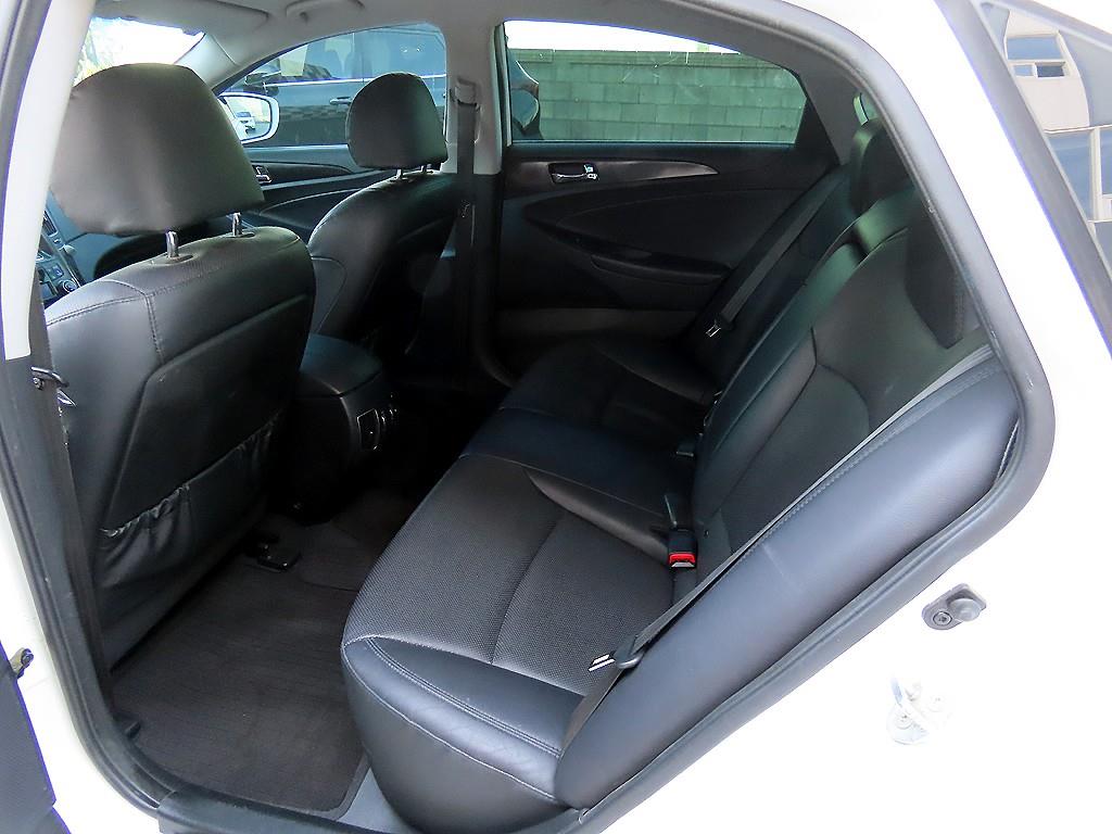 Hyundai Sonata — photo 06
