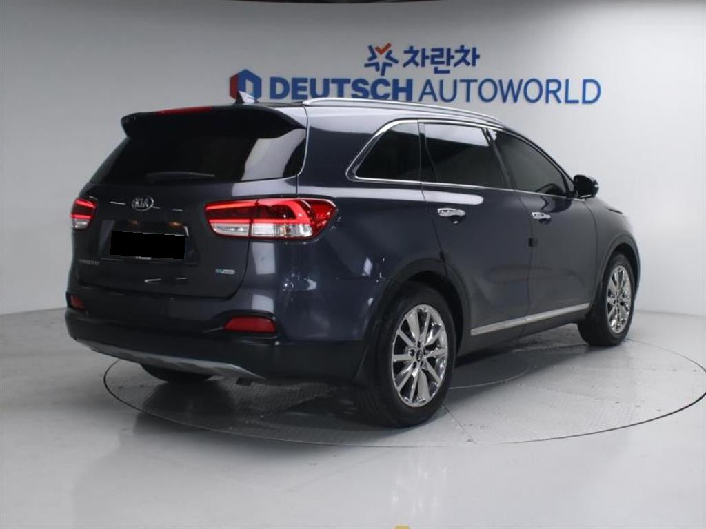 Kia Sorento — photo 02