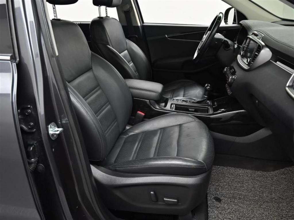 Kia Sorento — photo 10