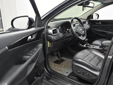 Kia Sorento — photo 11