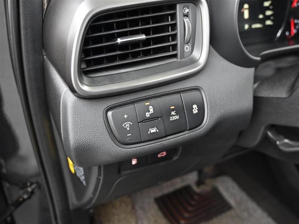 Kia Sorento — photo 17