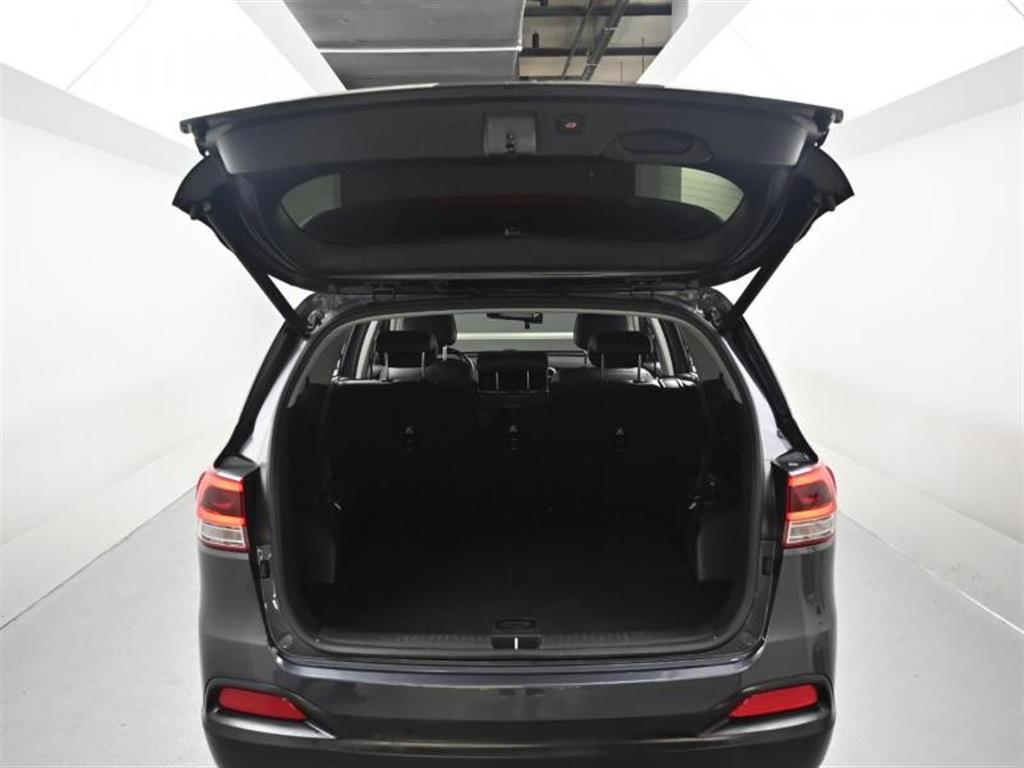 Kia Sorento — photo 19