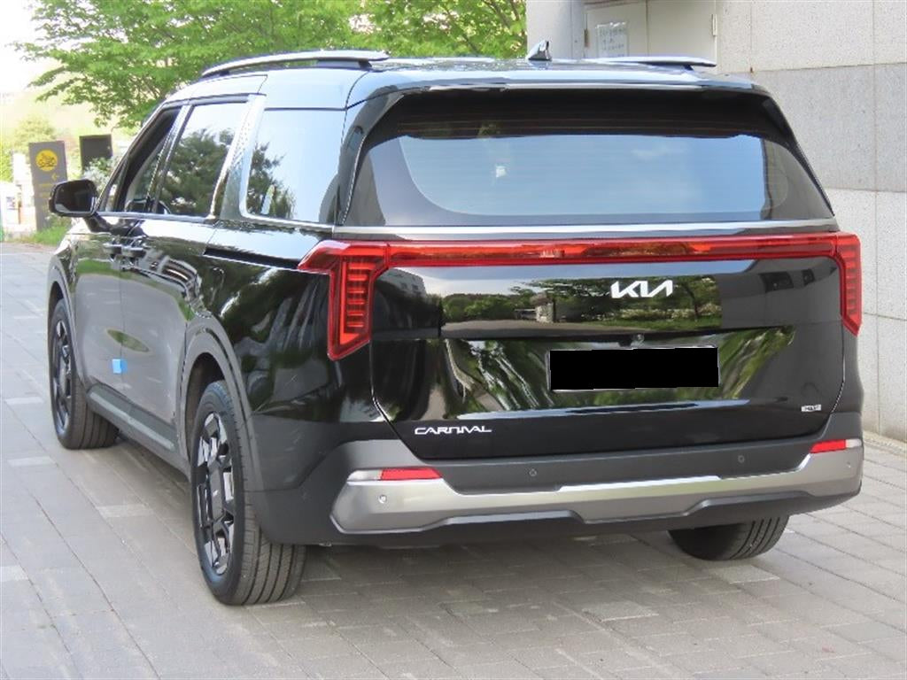 Kia Carnival — photo 04