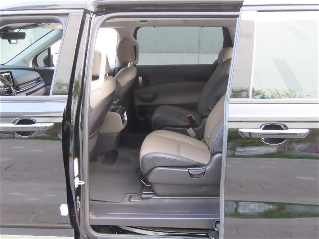 Kia Carnival — photo 14