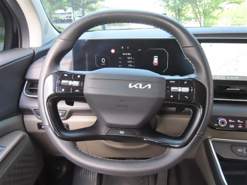 Kia Carnival — photo 16