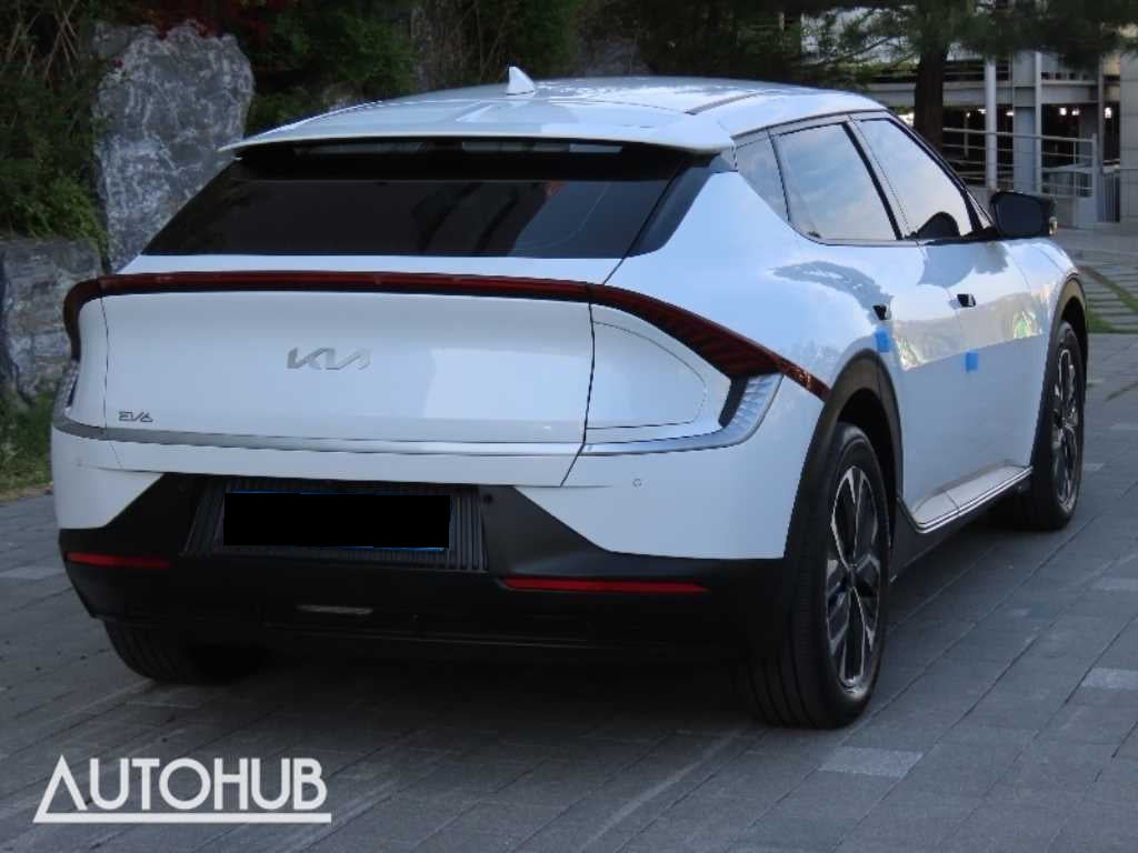 Kia EV6 — photo 03