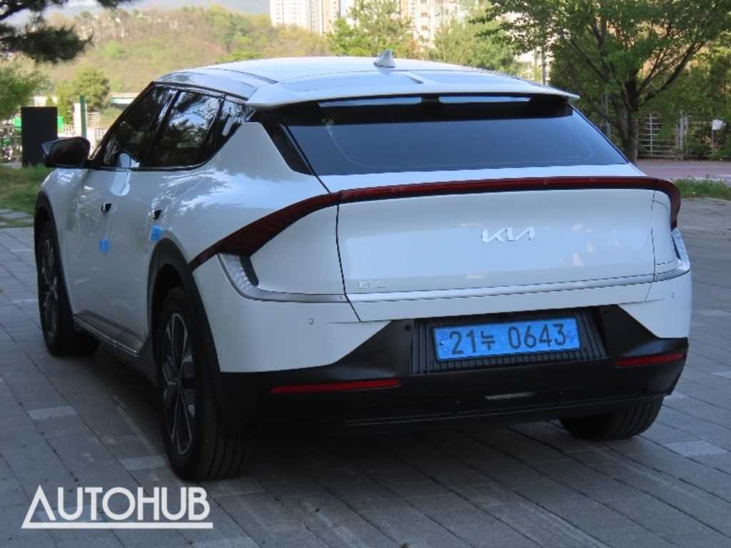 Kia EV6 — photo 04