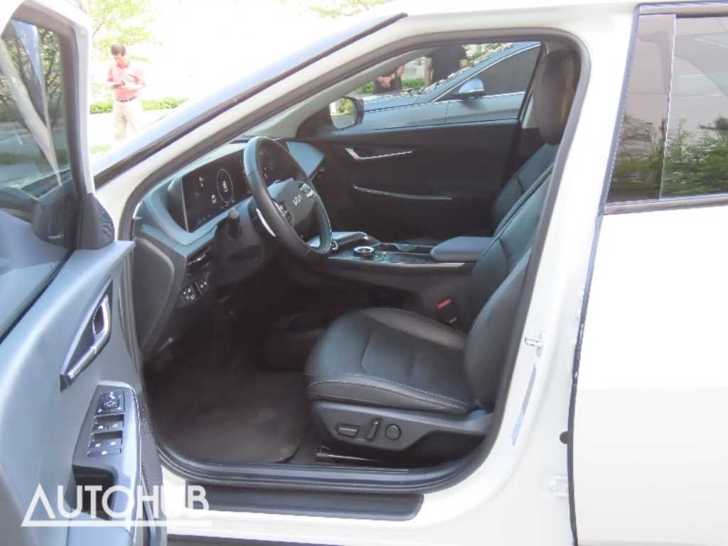 Kia EV6 — photo 14