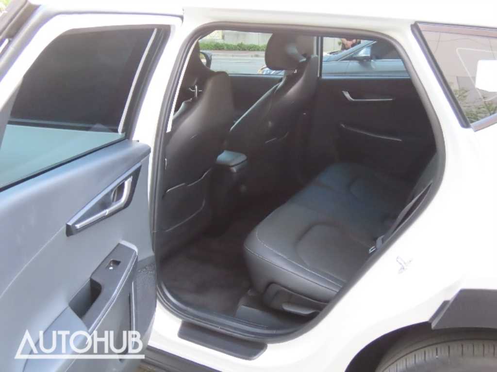 Kia EV6 — photo 15