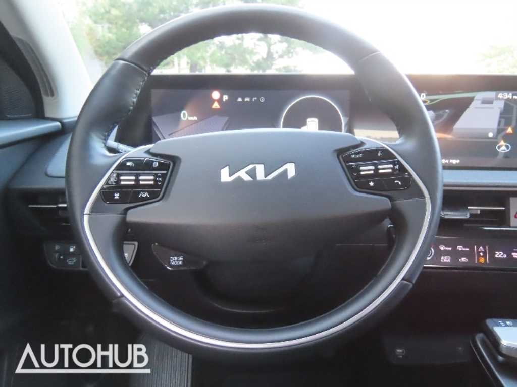 Kia EV6 — photo 17