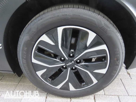 Kia EV6 — photo 18