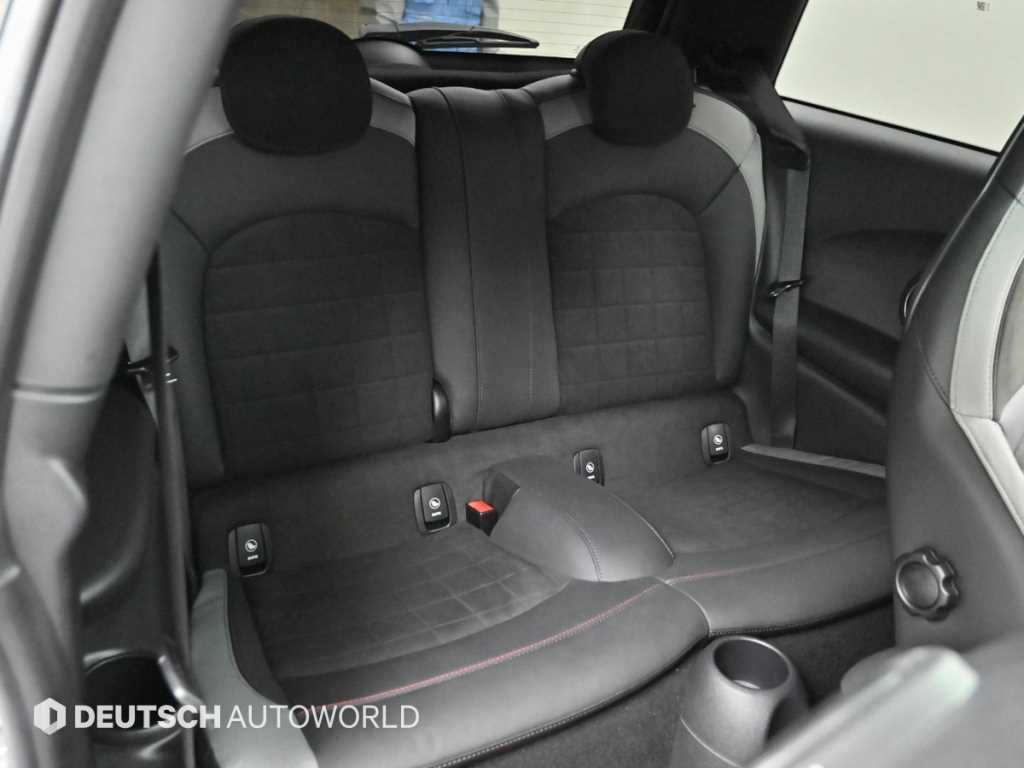 Mini Cooper — photo 12