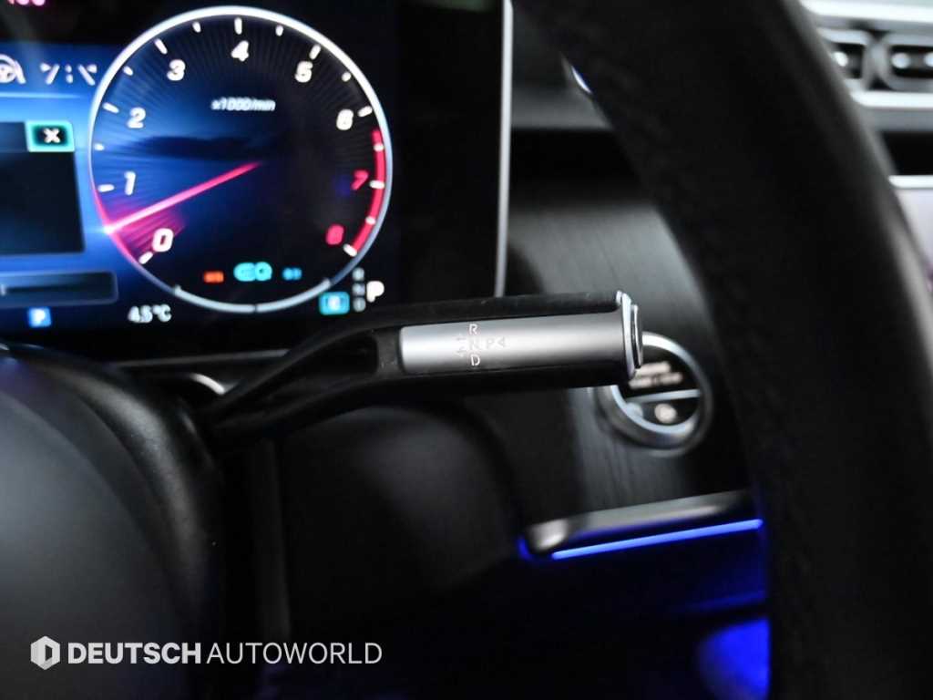 Mercedes-Benz S-Class — photo 09
