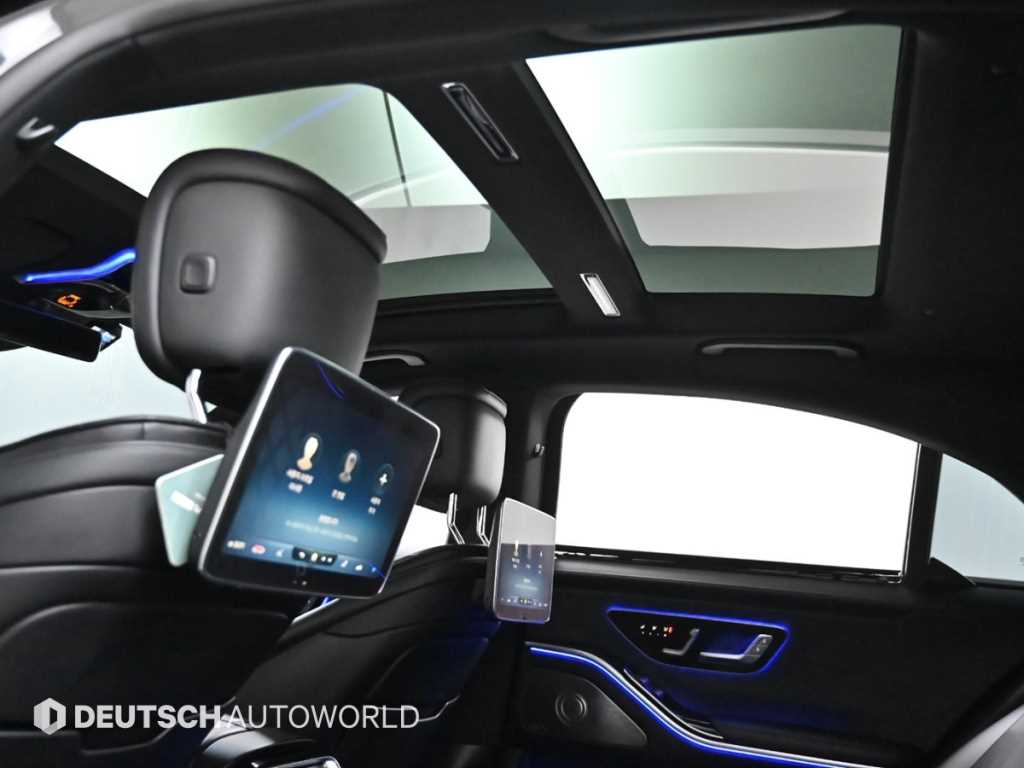 Mercedes-Benz S-Class — photo 19