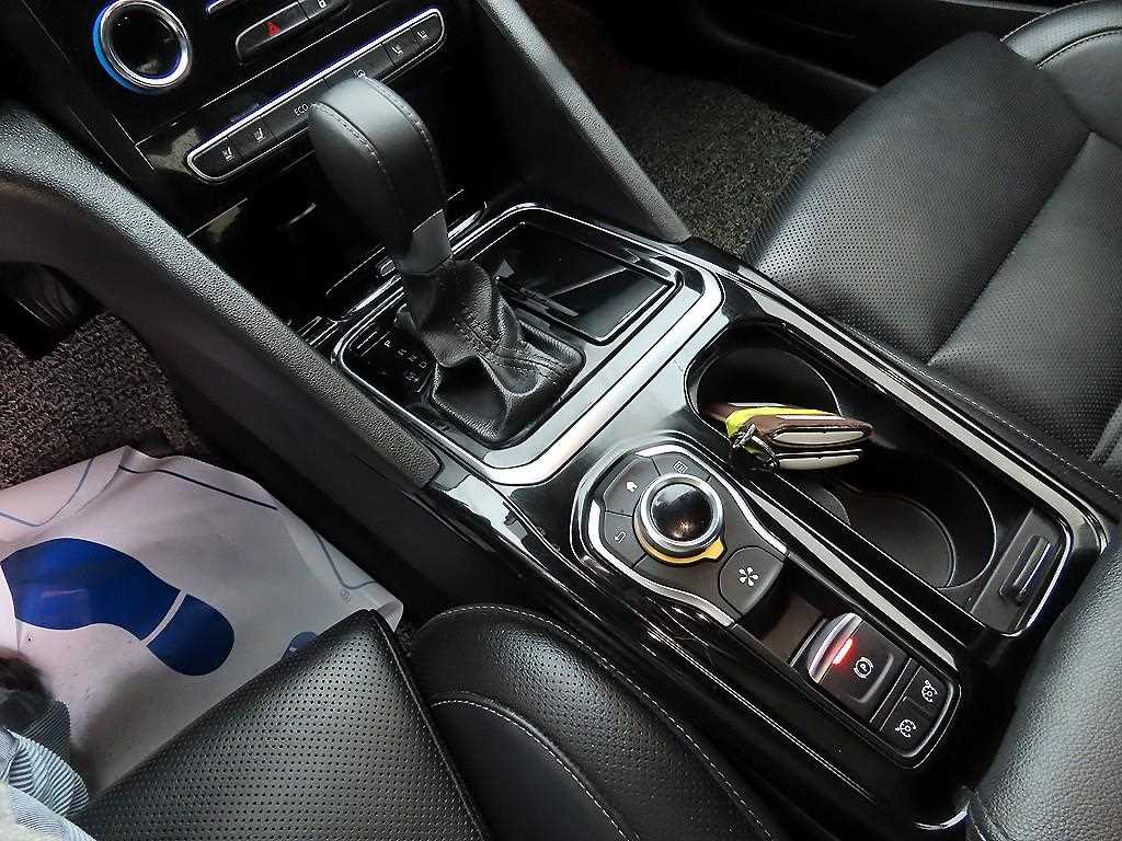 RENAULT SM6 — photo 10