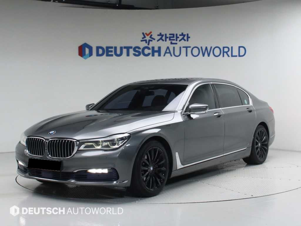 BMW 7-Series — photo 01