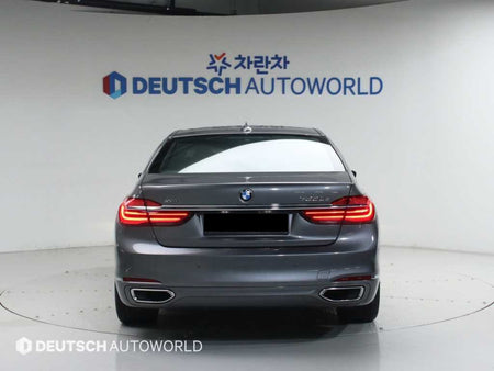 BMW 7-Series — photo 04