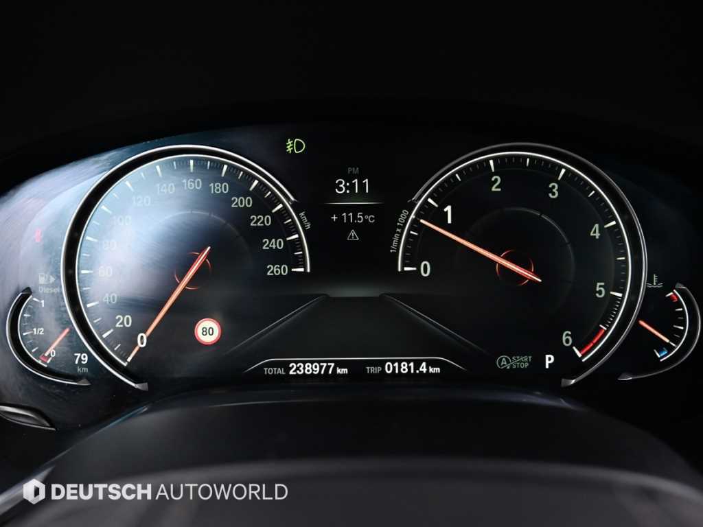 BMW 7-Series — photo 08