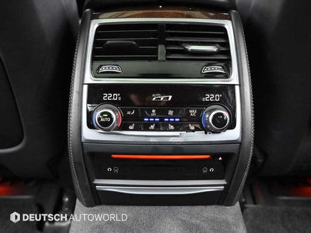 BMW 7-Series — photo 16