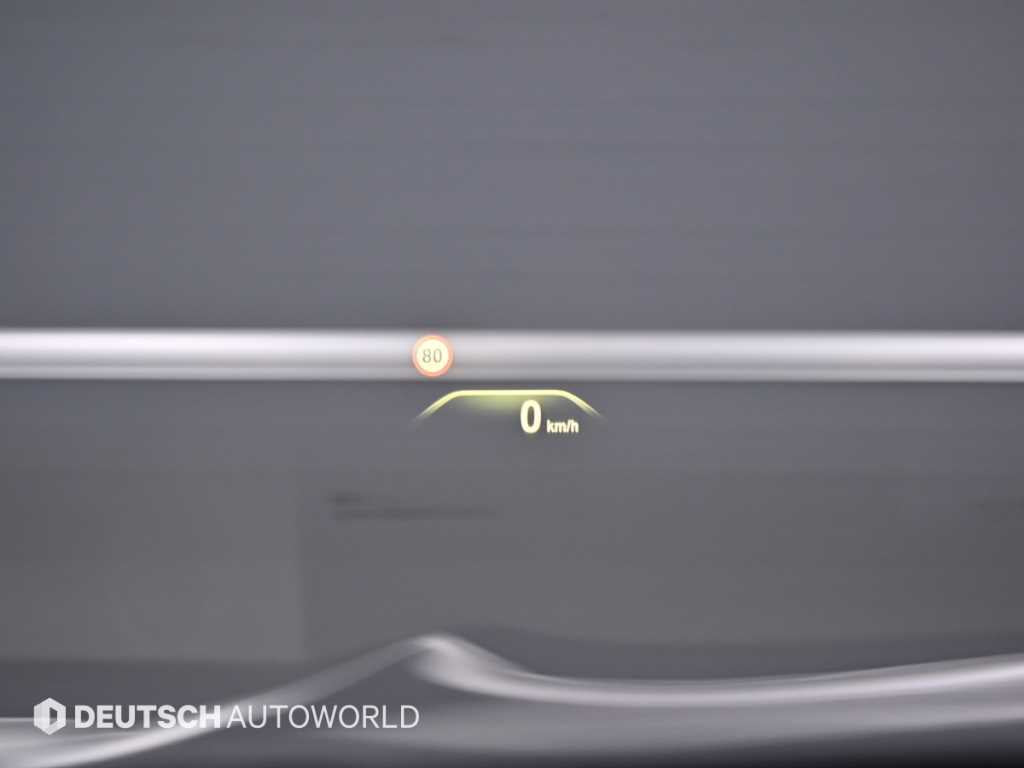 BMW 7-Series — photo 17