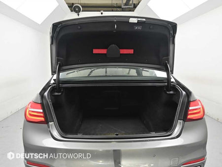 BMW 7-Series — photo 19