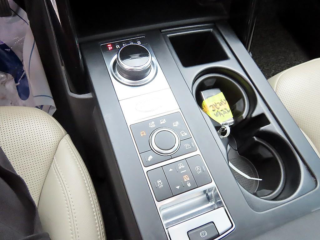 Land Rover Discovery — photo 10