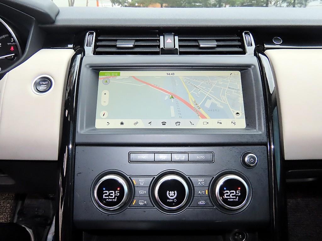 Land Rover Discovery — photo 12