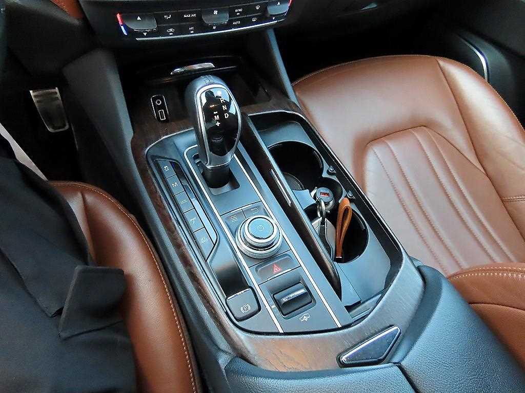 Maserati Levante — photo 10