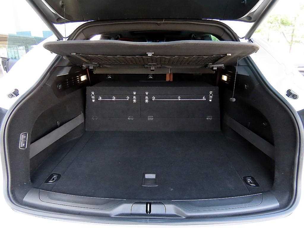 Maserati Levante — photo 18