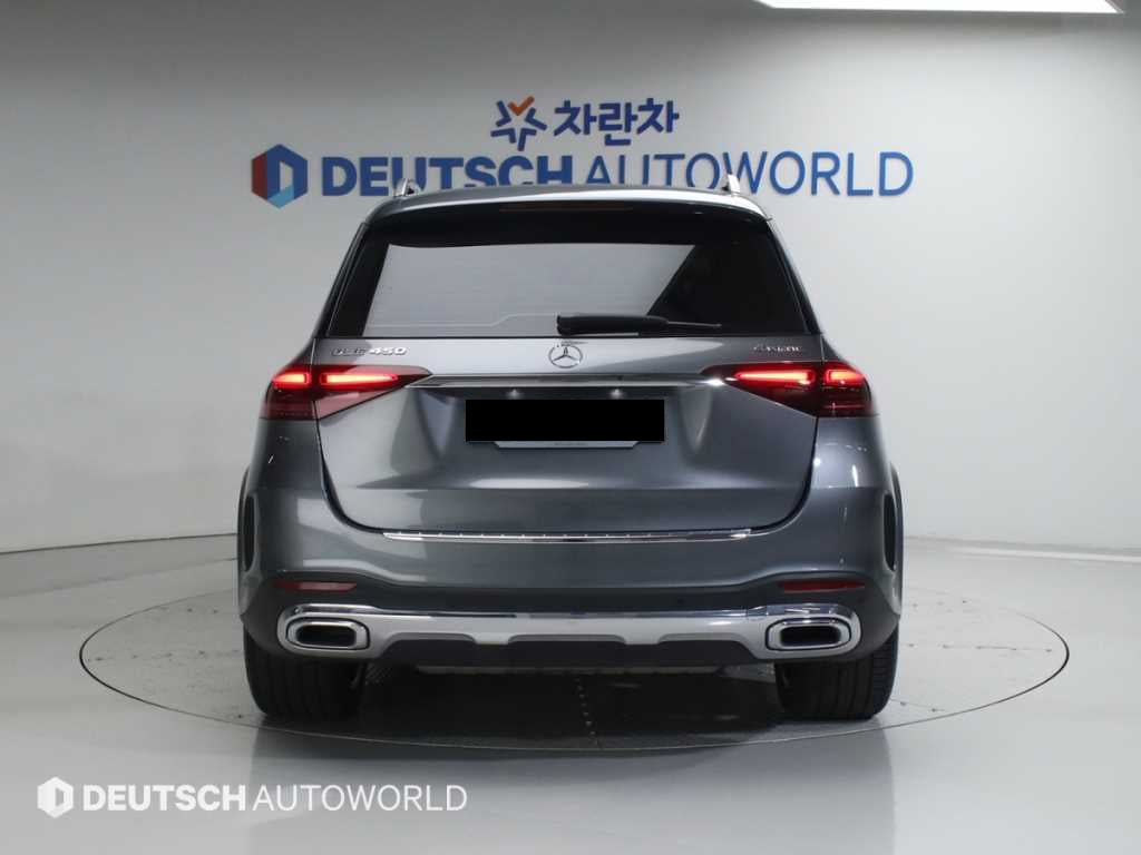 Mercedes-Benz GLE-Class — photo 04