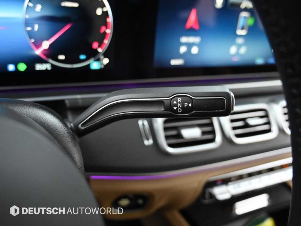 Mercedes-Benz GLE-Class — photo 09