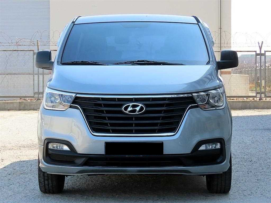 Hyundai Starex — photo 02