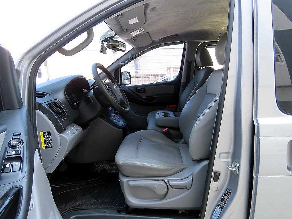 Hyundai Starex — photo 05